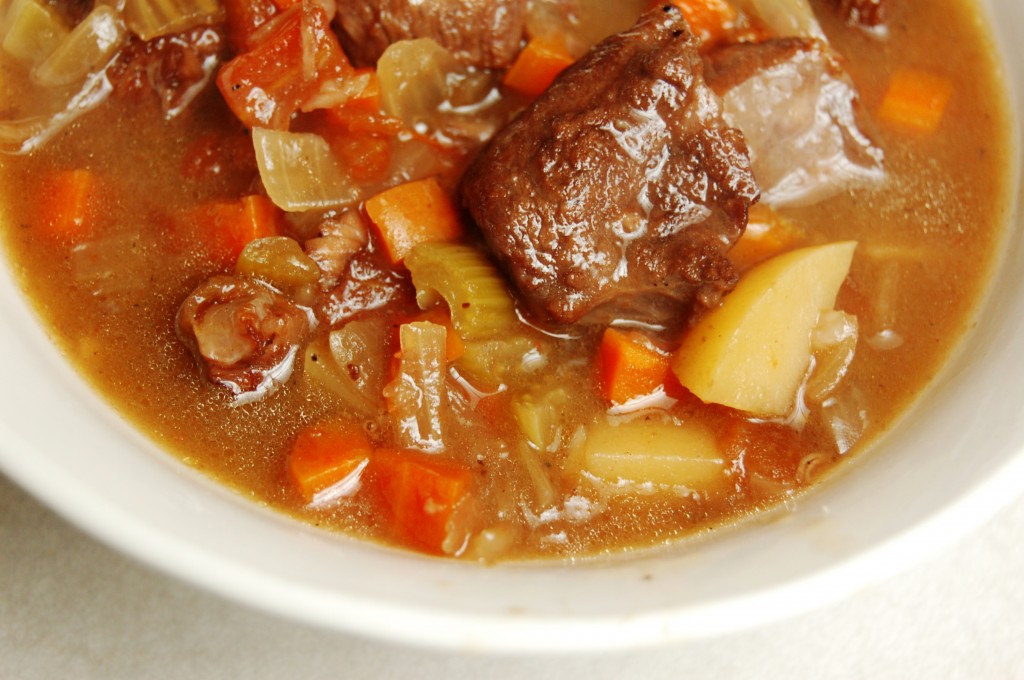 a simple real food recipe :: crockpot beef stew